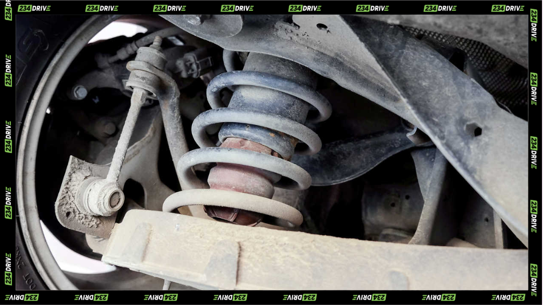 Damaged and leaking Air Suspension of the Range Rover