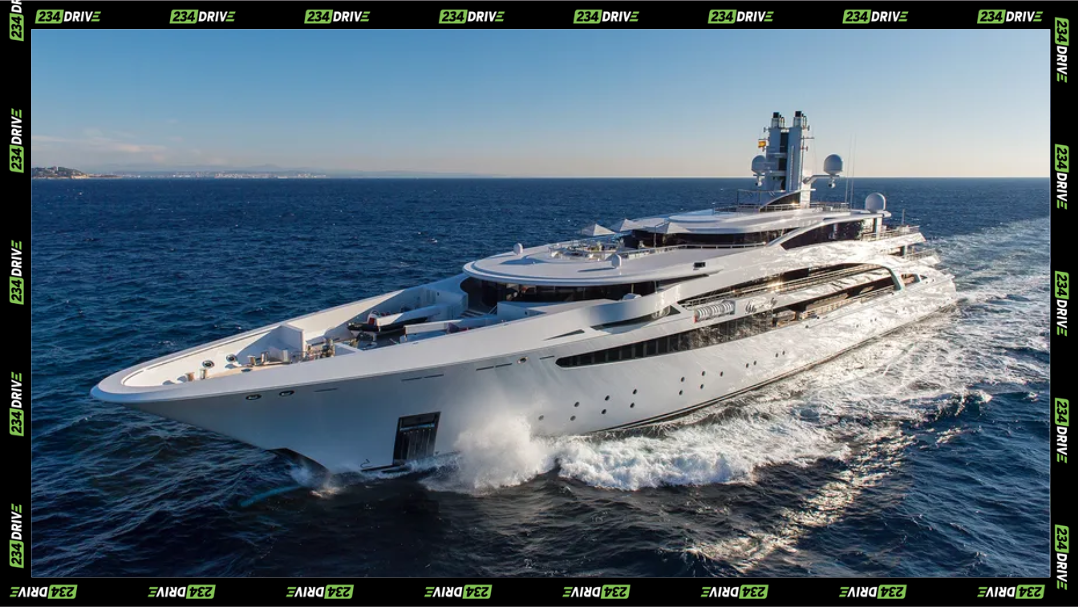 I Dynasty, Super Yacht