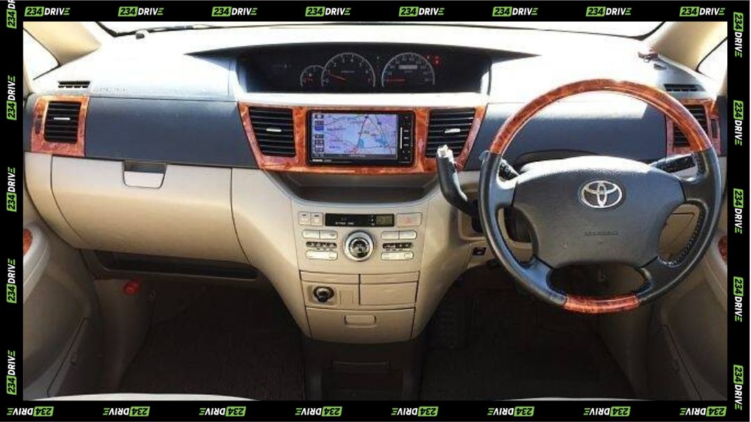 2005 Toyota Noah Interior. Source: PicknBuy