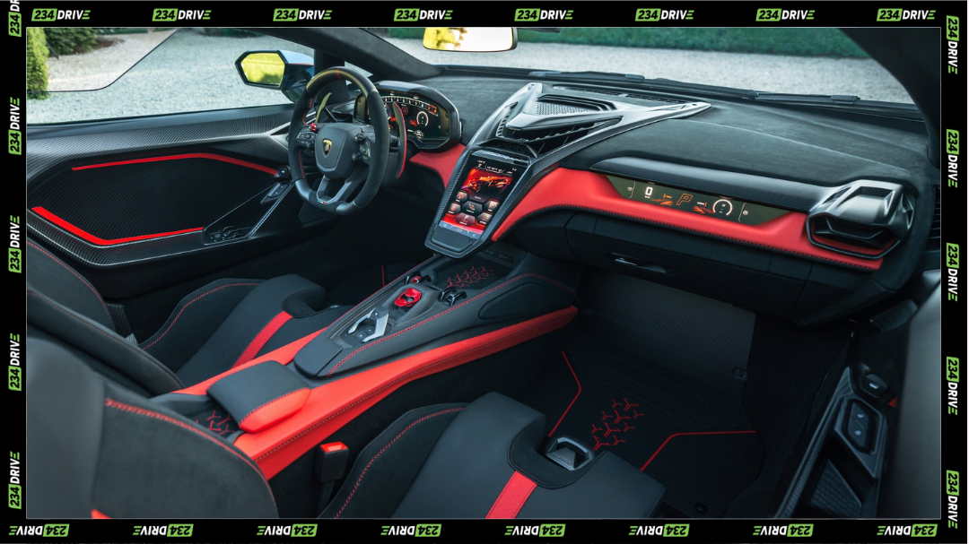 Interior of the Lamborghini Fenomeno Roadster. | Source: Netcarshow
